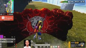 Mostra o jogador Qualy usando uma skin vermelha de gel