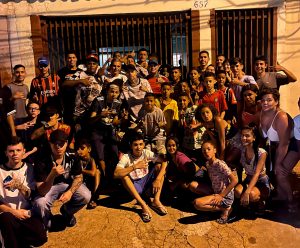 Dantes e Lázaro Sonic Fazem Boa Ação em Comunidade e Deixam Mensagem 2 Dantes e Lázaro Sonic Fazem Boa Ação em Comunidade e Deixam Mensagem 1