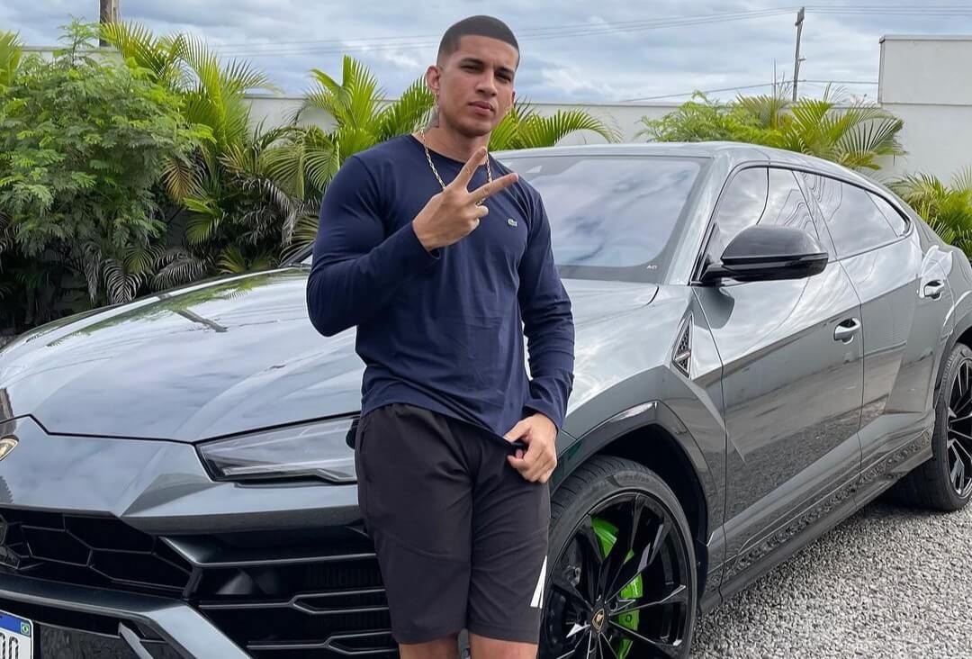 Hudson Presenteou Seus Pais Com Uma Casa; Veja o Vídeo