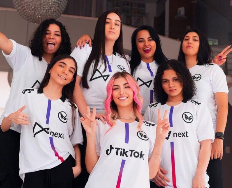 Fluxo Anuncia a Contratação de Line-up Multicampeã Para seu Time Feminino 3