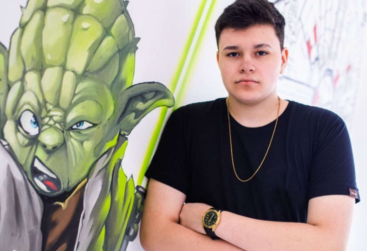 Dionis Vaza Macro como Misterioso da Noise 3