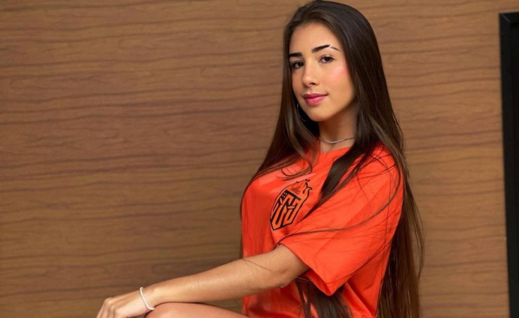 Julieta saída Los Grandes