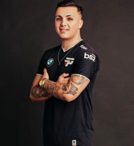 Ex-influenciador de Free Fire é apreendido por tráfico de drogas 1 Ex-influenciador de Free Fire é preso com drogas em Curitiba