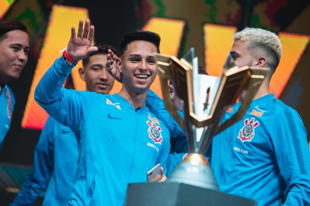 Elenco do Corinthians campeão mundial de Free Fire farão live juntos