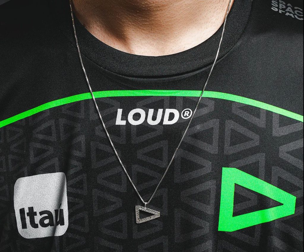 PlayHard explica atraso no uniforme de 2024 da LOUD
