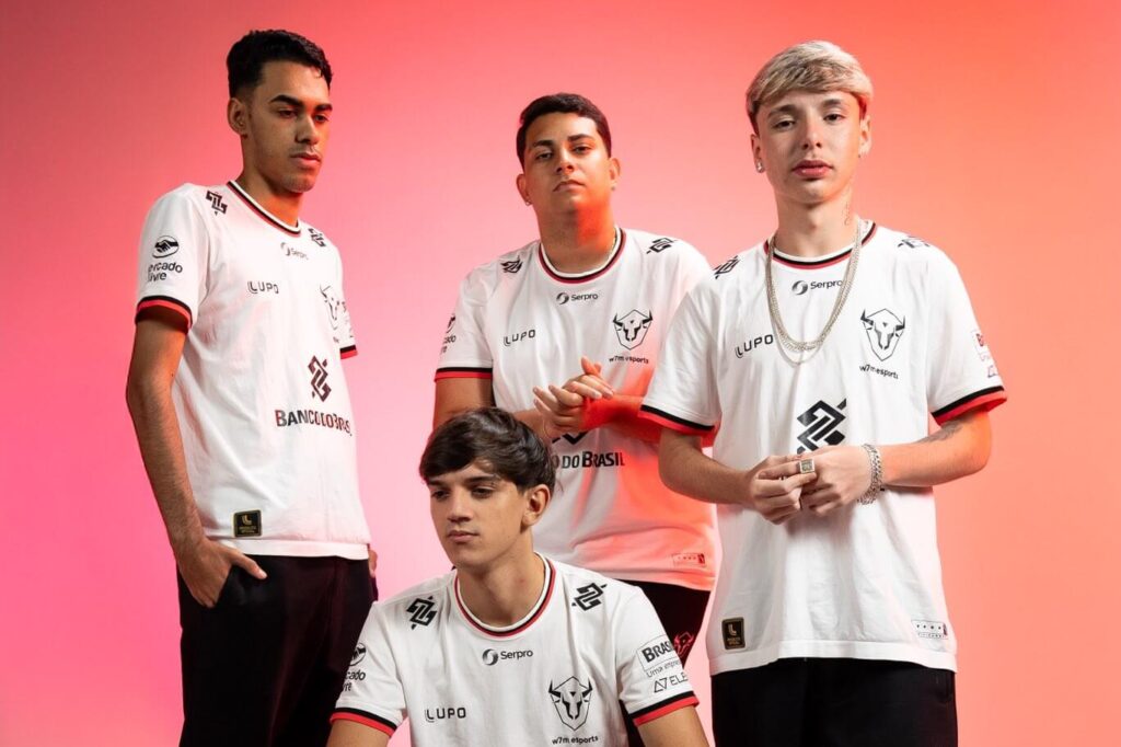 Kakazk na W7M no lugar do Nikeboy Entenda